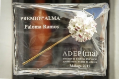 151110 MALAGA-La presidenta de ADEPMA, Gemma Mele, entrega el premio ALMA de ADEPMA a Paloma Ramos Guzman. © ADEPMA/jesusdominguez.com